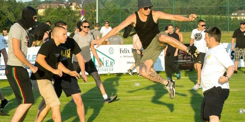 Cần theo dõi bóng đá an toàn và tỉnh táo